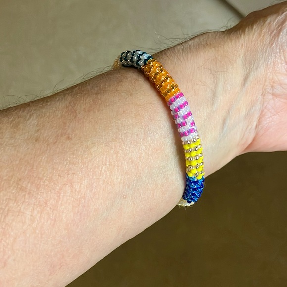 Silver pink orange yellow gold red white blue green Bracelet, Beaded, medium - Picture 2 of 4